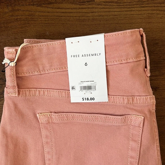 NWT Free Assembly Pink Denim High Waisted Shorts - Picture 3 of 5